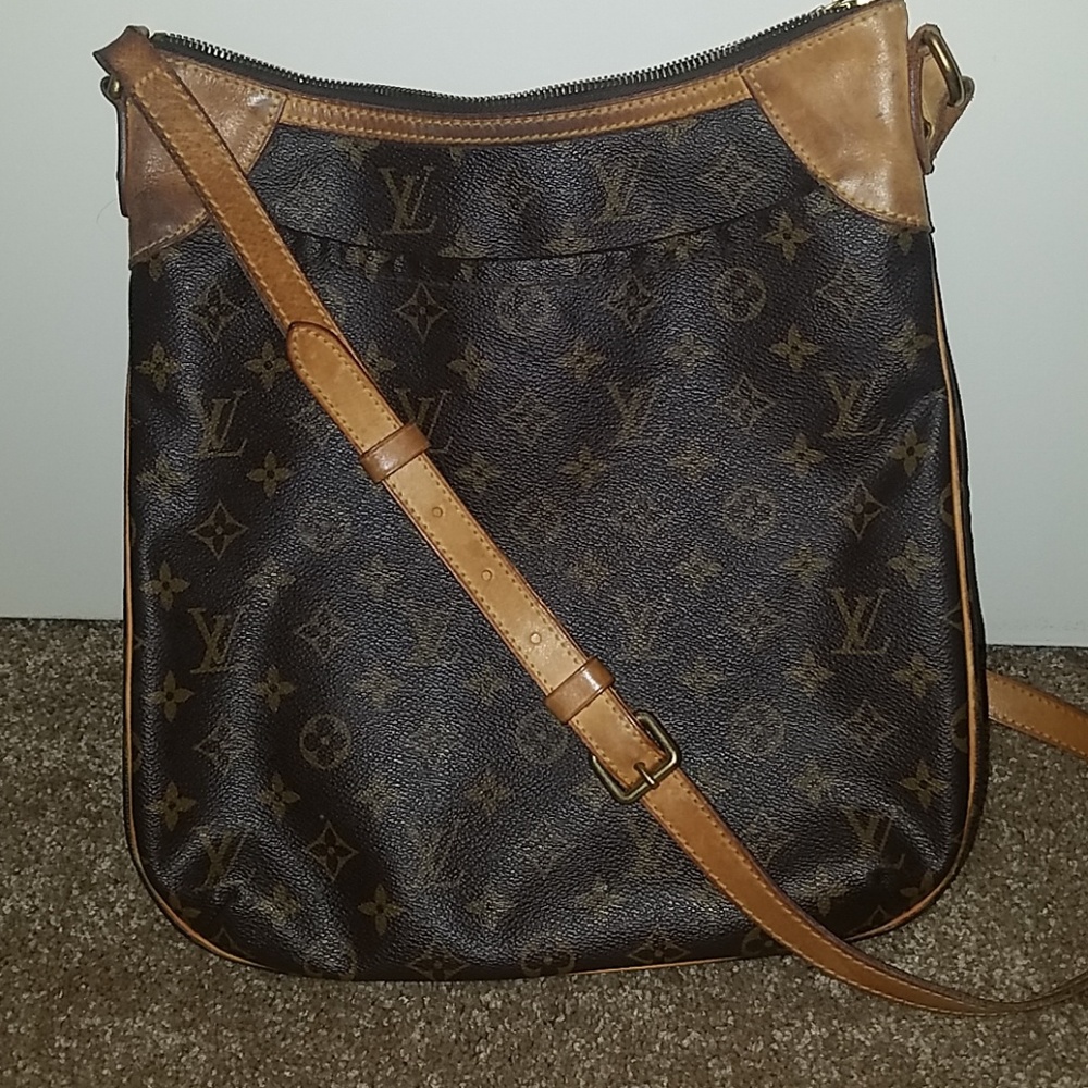 Louis Vuitton Odeon MM Monogram Canvas Cross